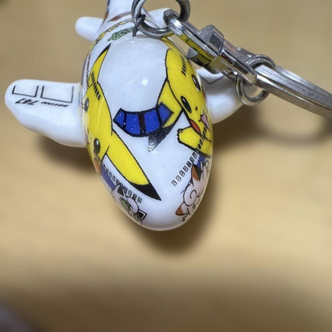ポケモン ANA キーホルダー 飛行機 陶器製 - メルカリ
