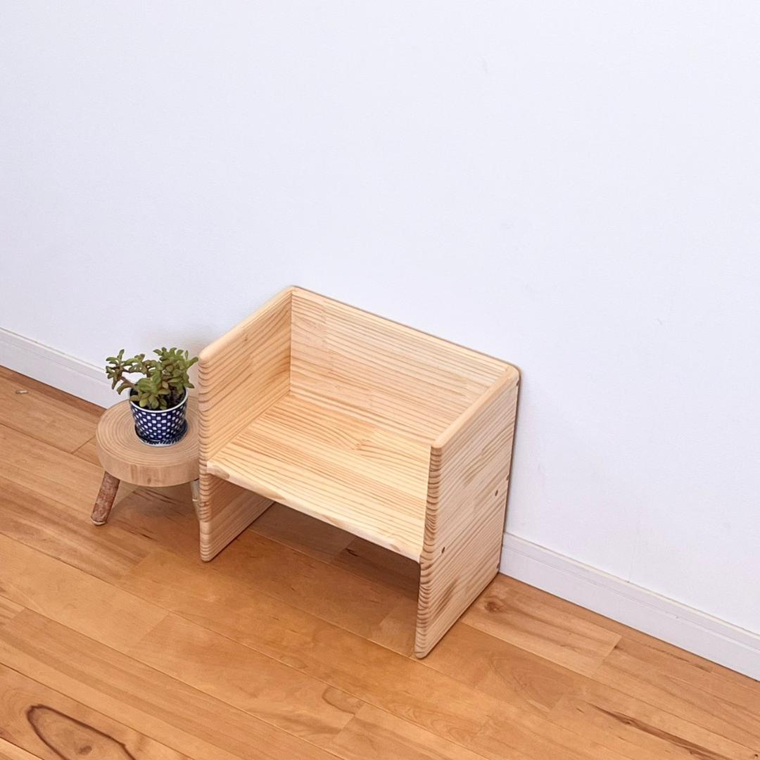 【すべての角が丸い】プレゼント 木製子供椅子　パイン材　変化椅子　キッズチェア