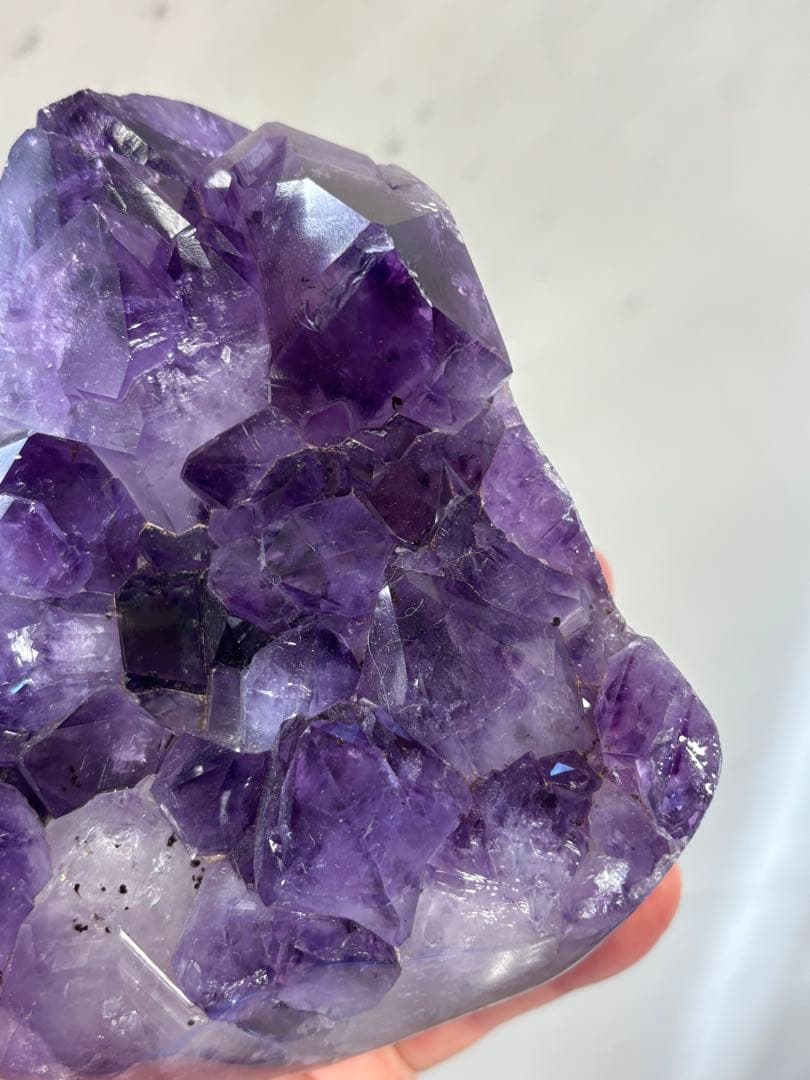 ブラジル産　大きめの結晶　アメジスト　クラスター　1652g テリ艶　ゴージャス