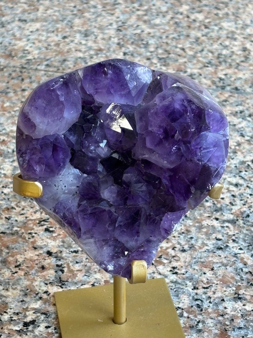 ブラジル産　大きめの結晶　アメジスト　クラスター　1652g テリ艶　ゴージャス