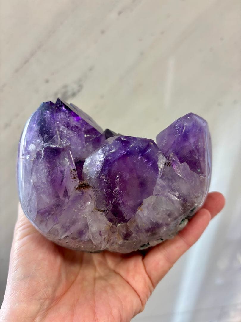 ブラジル産　大きめの結晶　アメジスト　クラスター　1652g テリ艶　ゴージャス