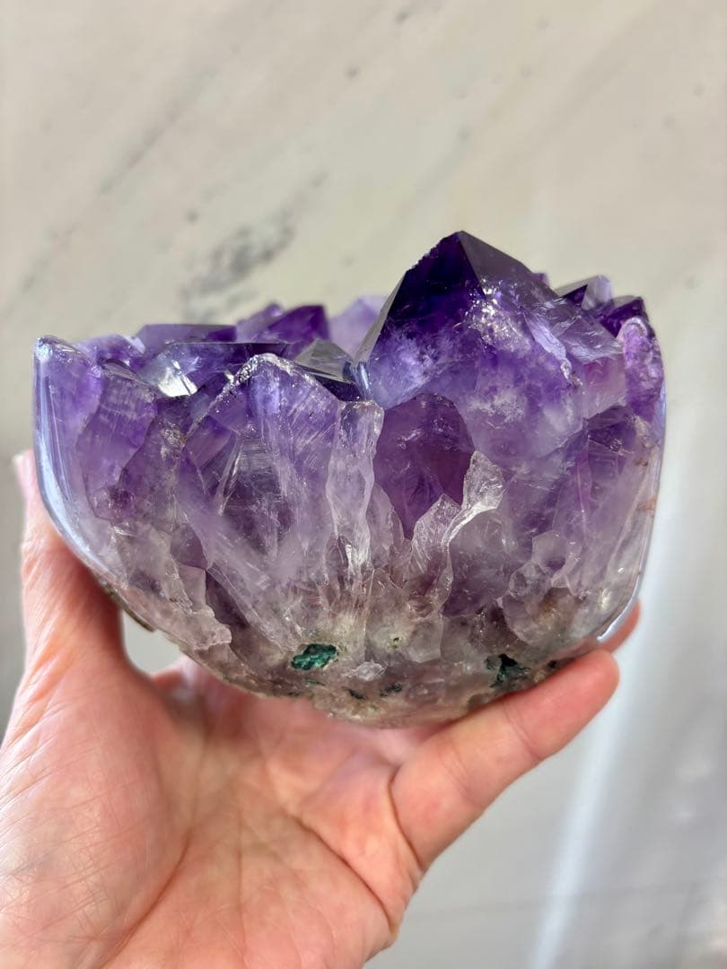 ブラジル産　大きめの結晶　アメジスト　クラスター　1652g テリ艶　ゴージャス