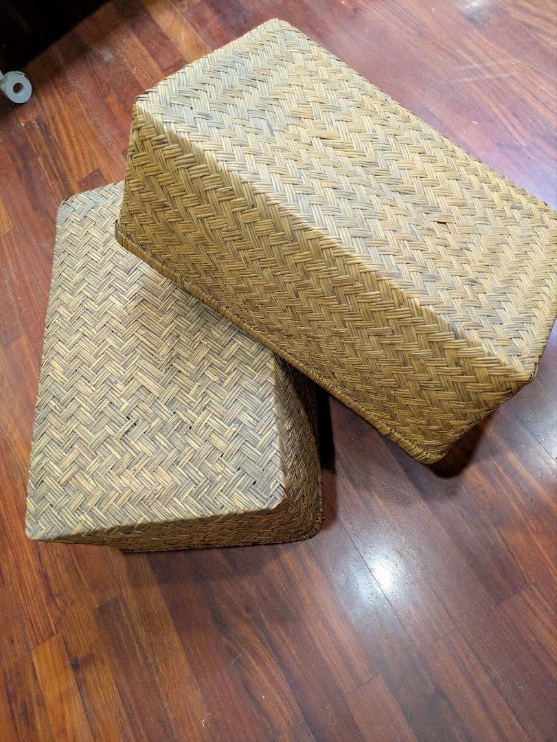 天然素材の行李カゴ