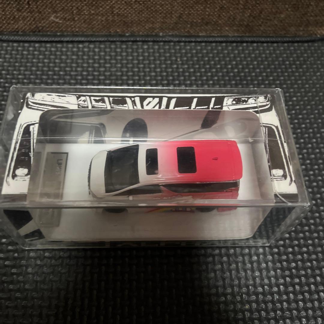 キティちゃん　ミニカー　限定品　アルファード