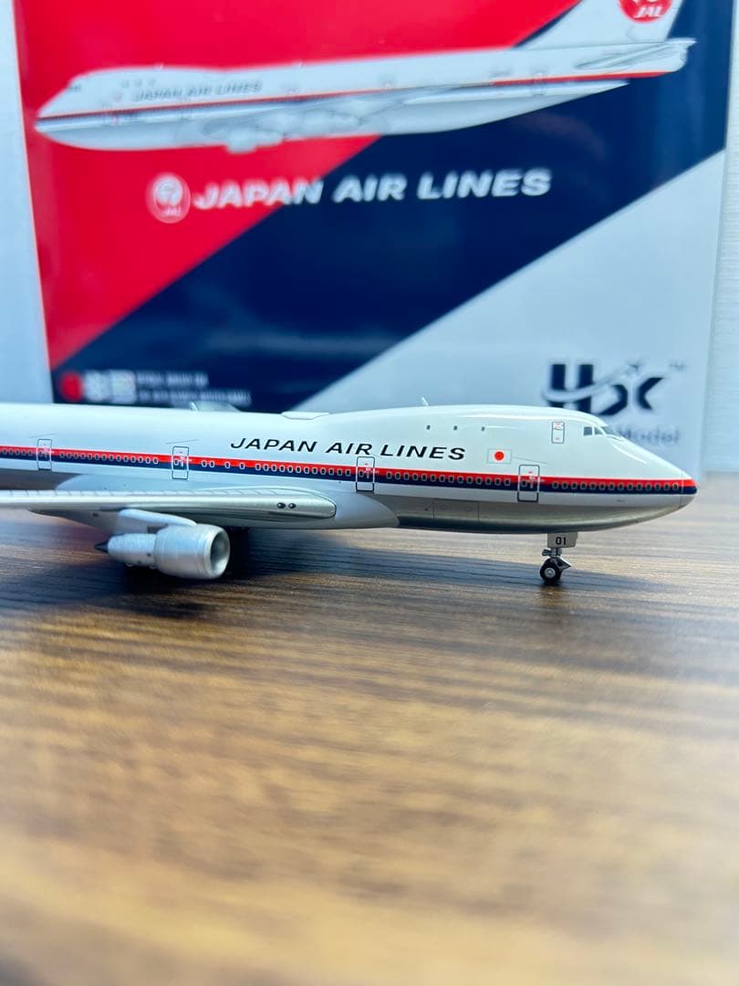 【超精密】B747 -100 JA8101 JAL 日本航空1/400 台座付き