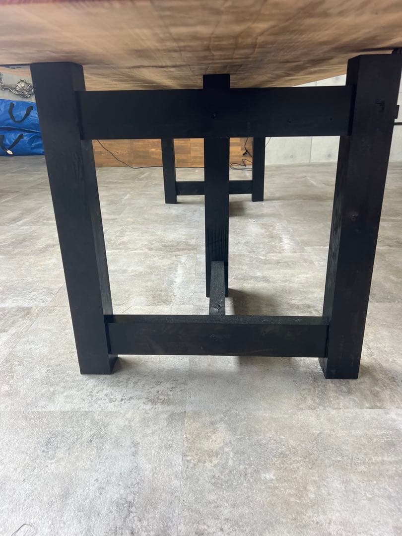 杉の赤み一枚板