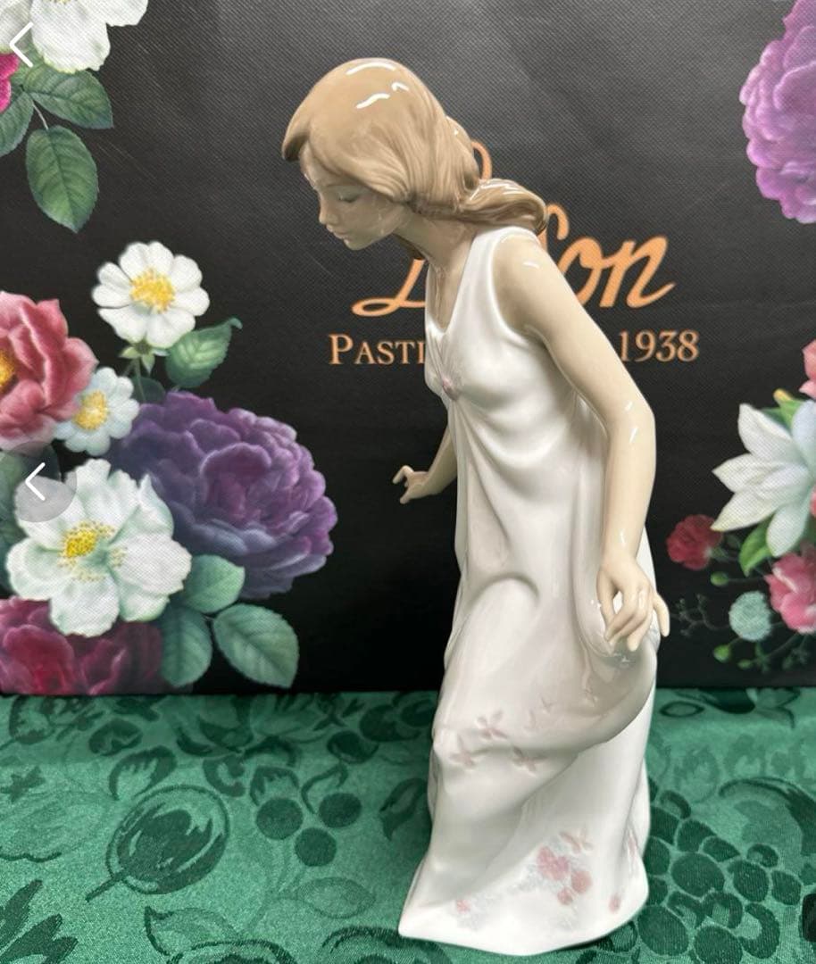 ★リヤドロ【 LLADRO 】 ★陶器人形★素敵なママ★新品未使用★