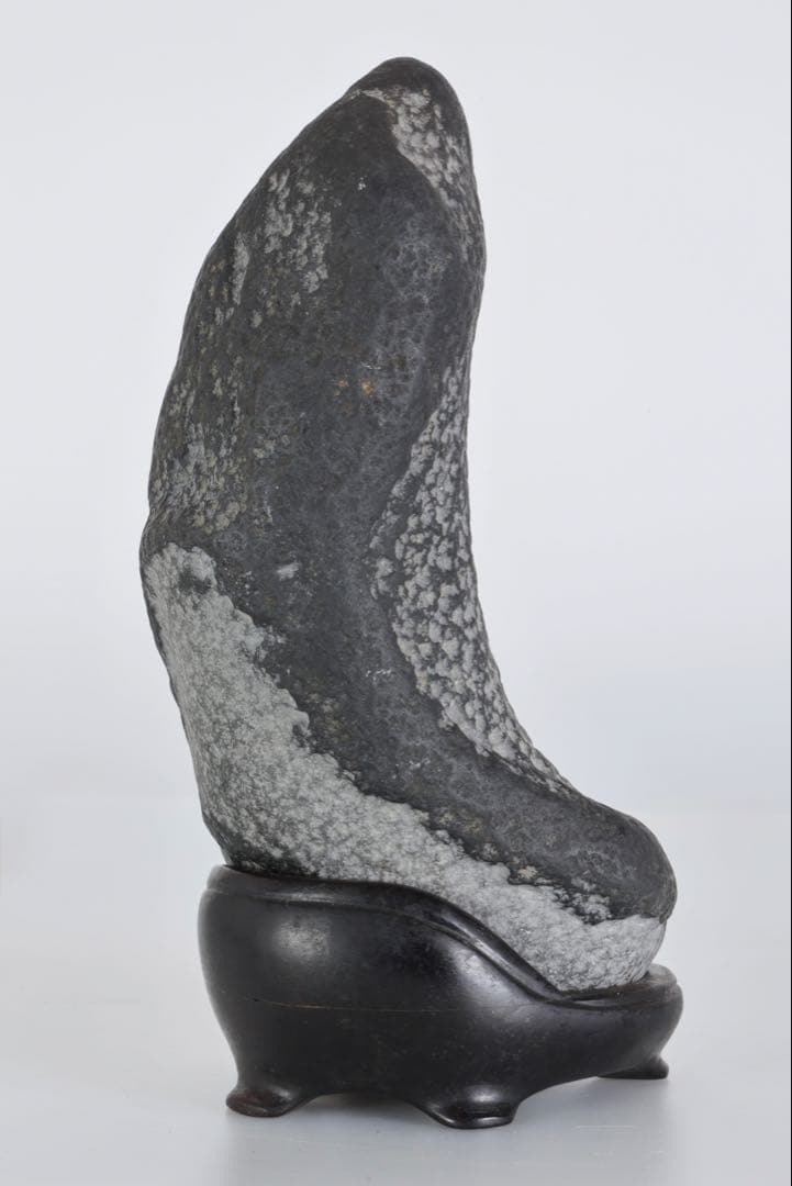 雪花石 鑑賞石 1.9kg 在銘 台座付 霊石 人物石 水石 盆景 天然石 美石