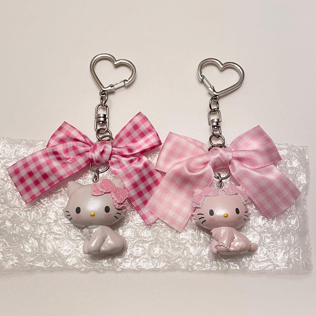 2点セット】 チャーミーキティ シークレットキーホルダー - メルカリ