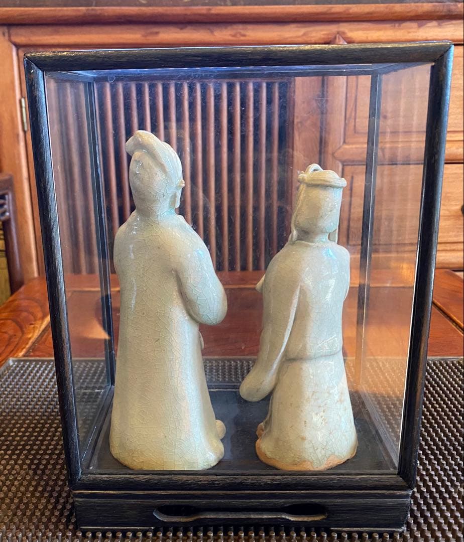 中国 青磁人物像ペア・鑑賞ケース付 ・ヴィンテージ レア ・中国 台湾茶器