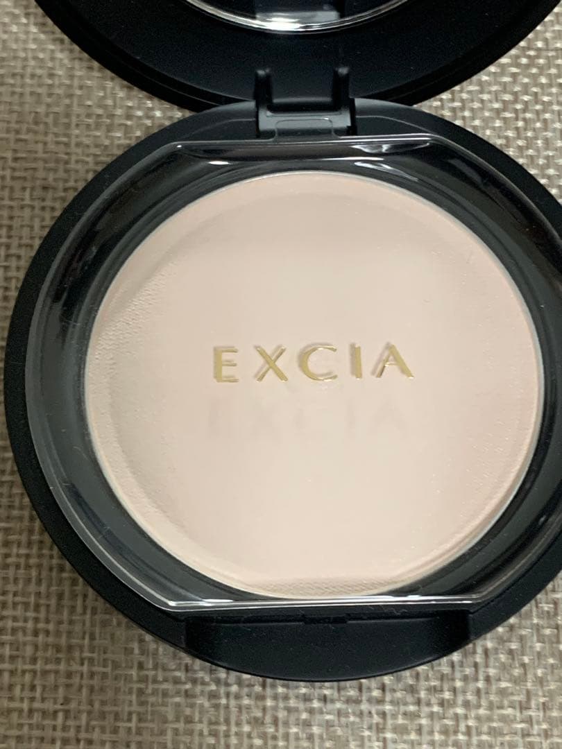 エクシア トランスペアレントグロウヴェール　フェイスパウダー　LU01