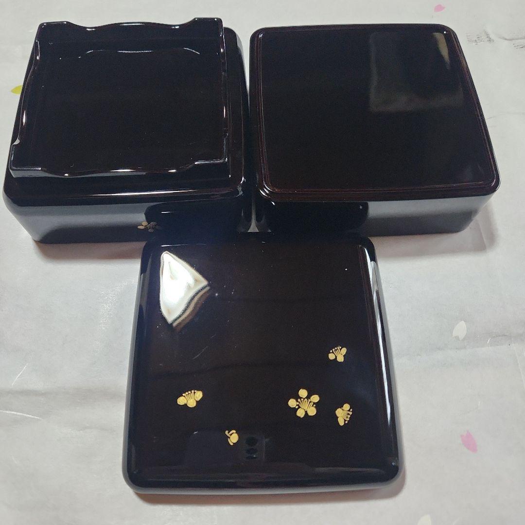 sale未使用☆お正月☆黒の2段重箱 金色の梅花模様　運動会　花見　お弁当箱