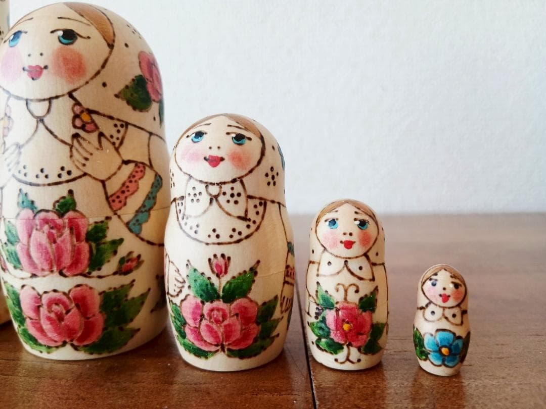 【LYH278】 北欧ロシア雑貨のインテリア、マトリョーシカ　リューバ作