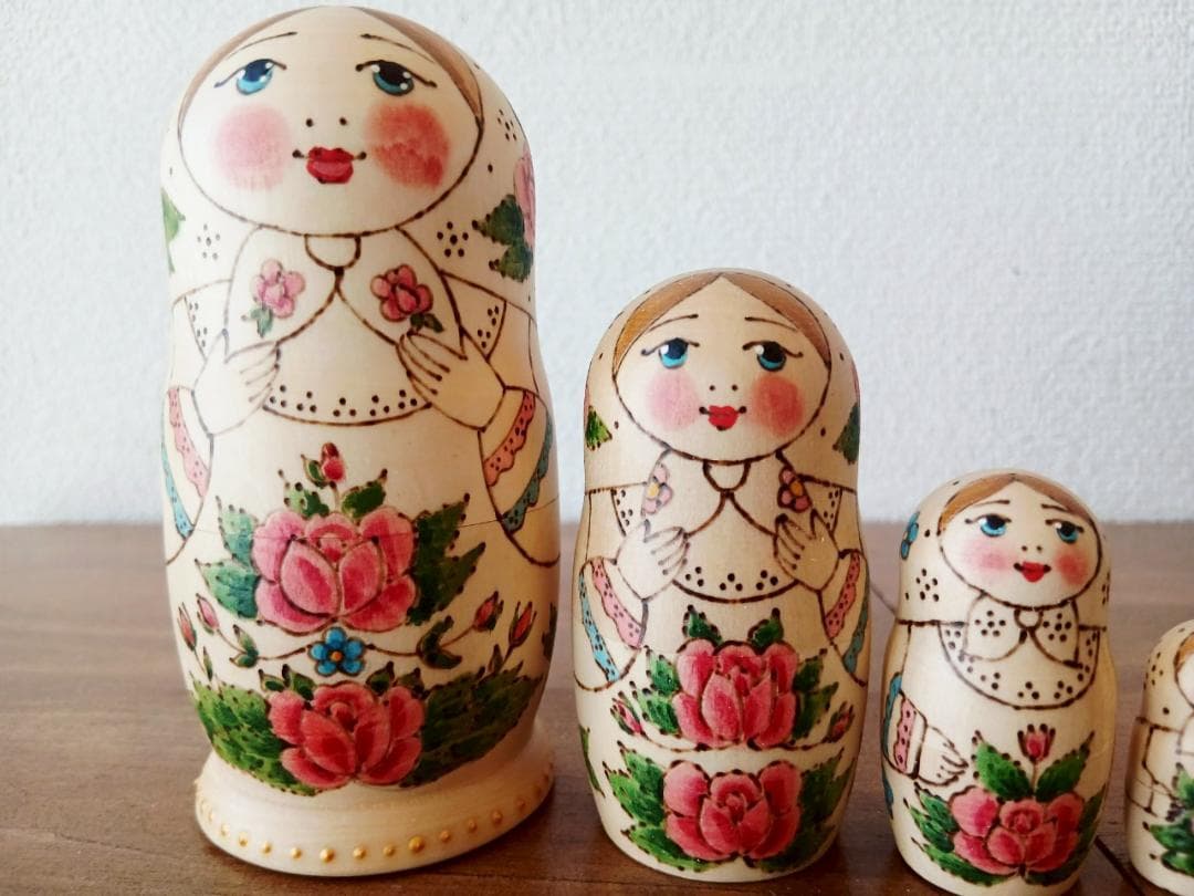 【LYH278】 北欧ロシア雑貨のインテリア、マトリョーシカ　リューバ作