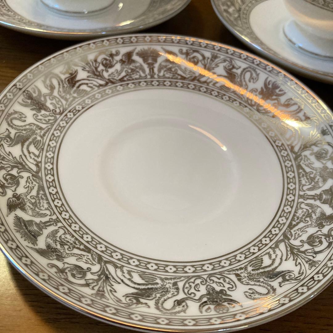 ウエッジウッド フロレンティーン プラチナ　カップ&ソーサー