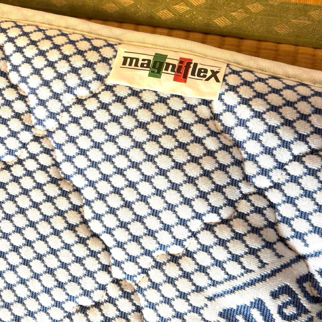 イタリア　マニフレックス シングル敷き布団 グレー