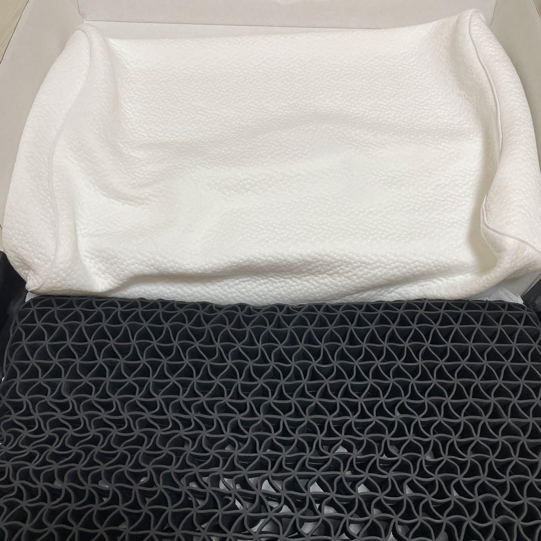 ヒツジのいらない枕 黒　（至極）