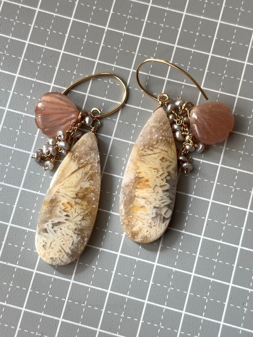 シュガーパームルートのツーウェイピアス R974