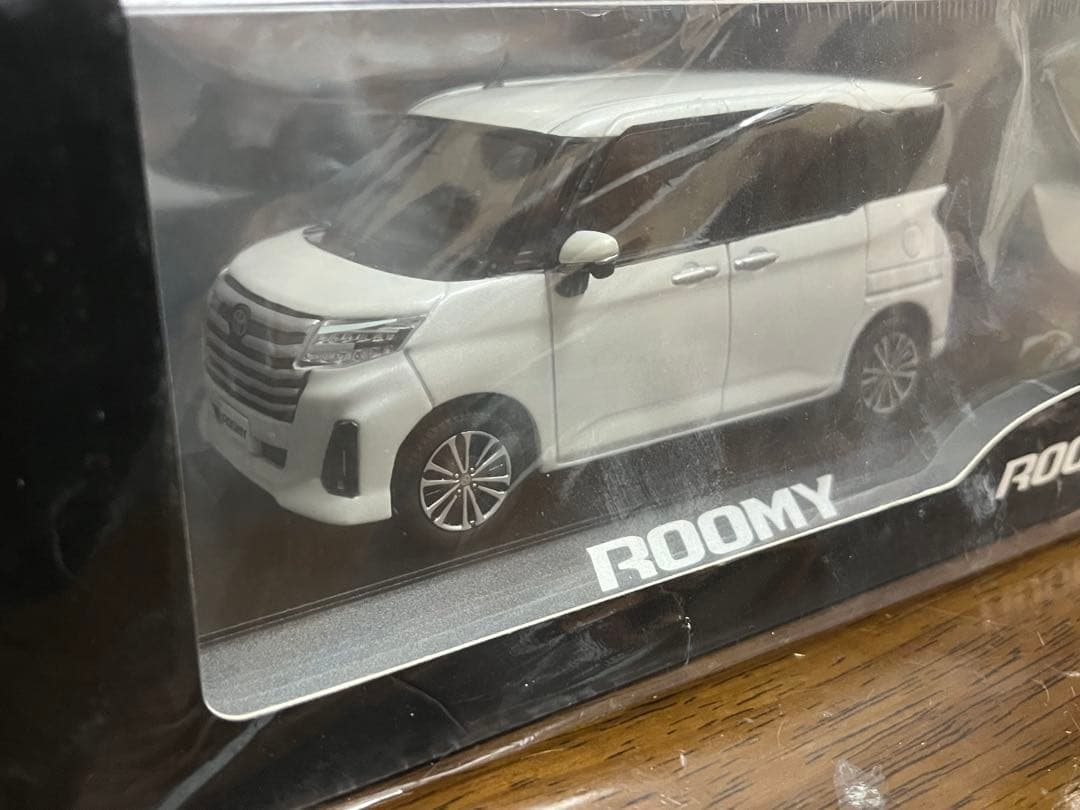1/30スケール トヨタ 新型ROOOMY ミニカー W24 パールホワイト