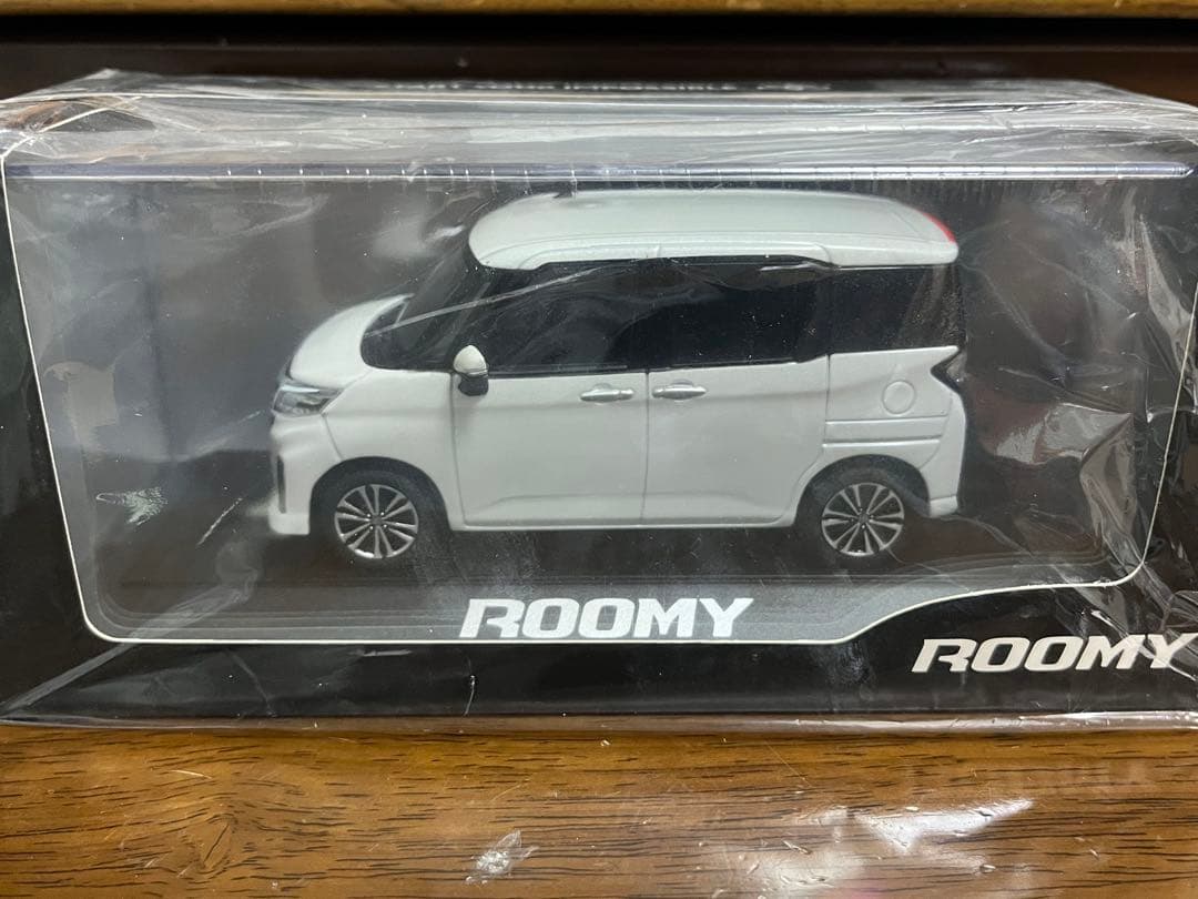 1/30スケール トヨタ 新型ROOOMY ミニカー W24 パールホワイト