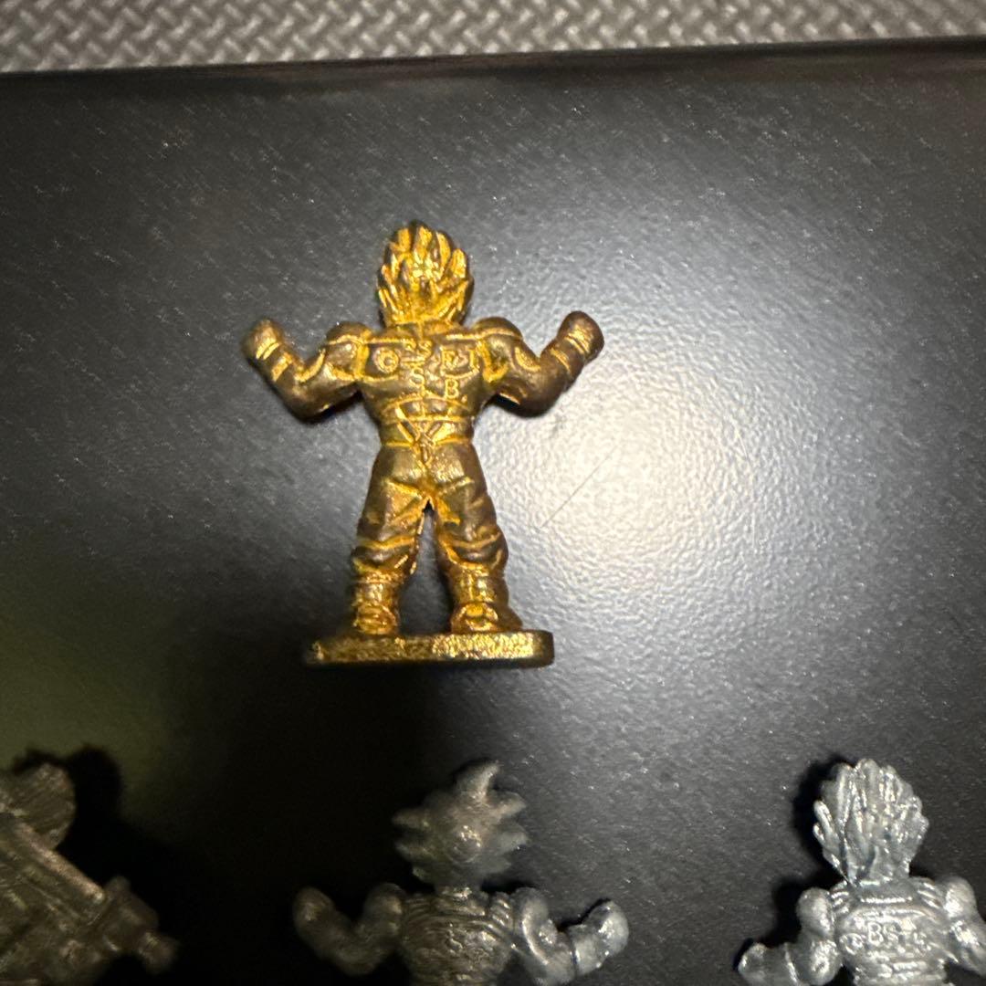 ドラゴンボール　メタル製フィギュア 8体セット