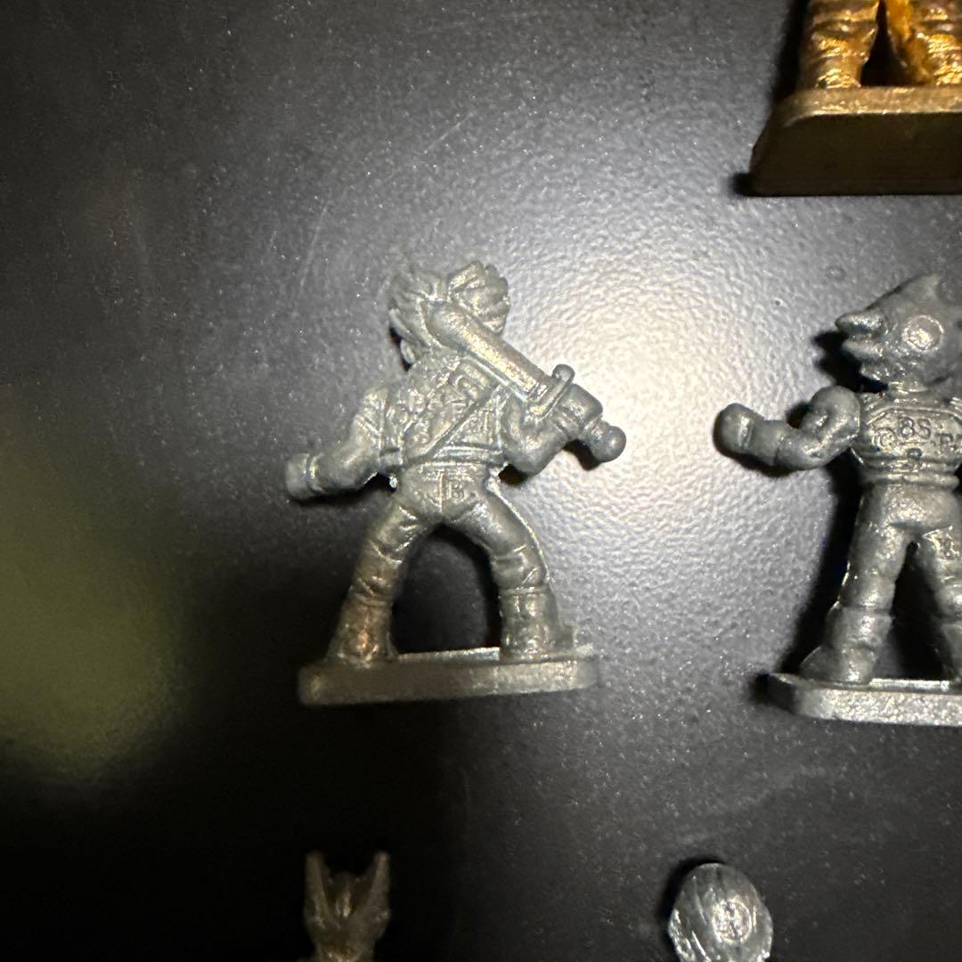 ドラゴンボール　メタル製フィギュア 8体セット