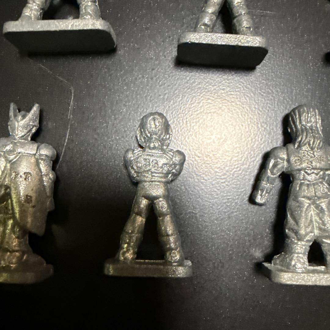 ドラゴンボール　メタル製フィギュア 8体セット