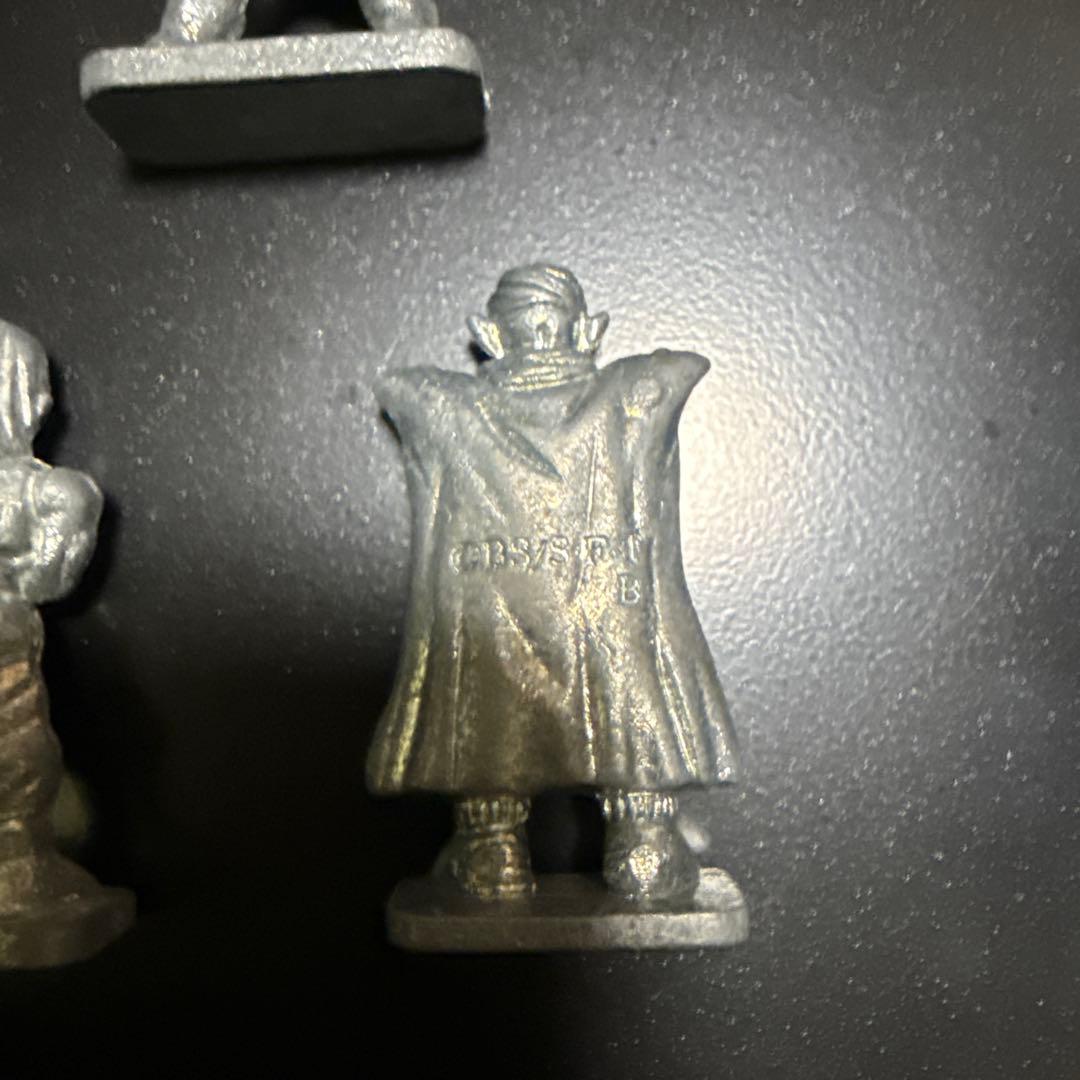 ドラゴンボール　メタル製フィギュア 8体セット