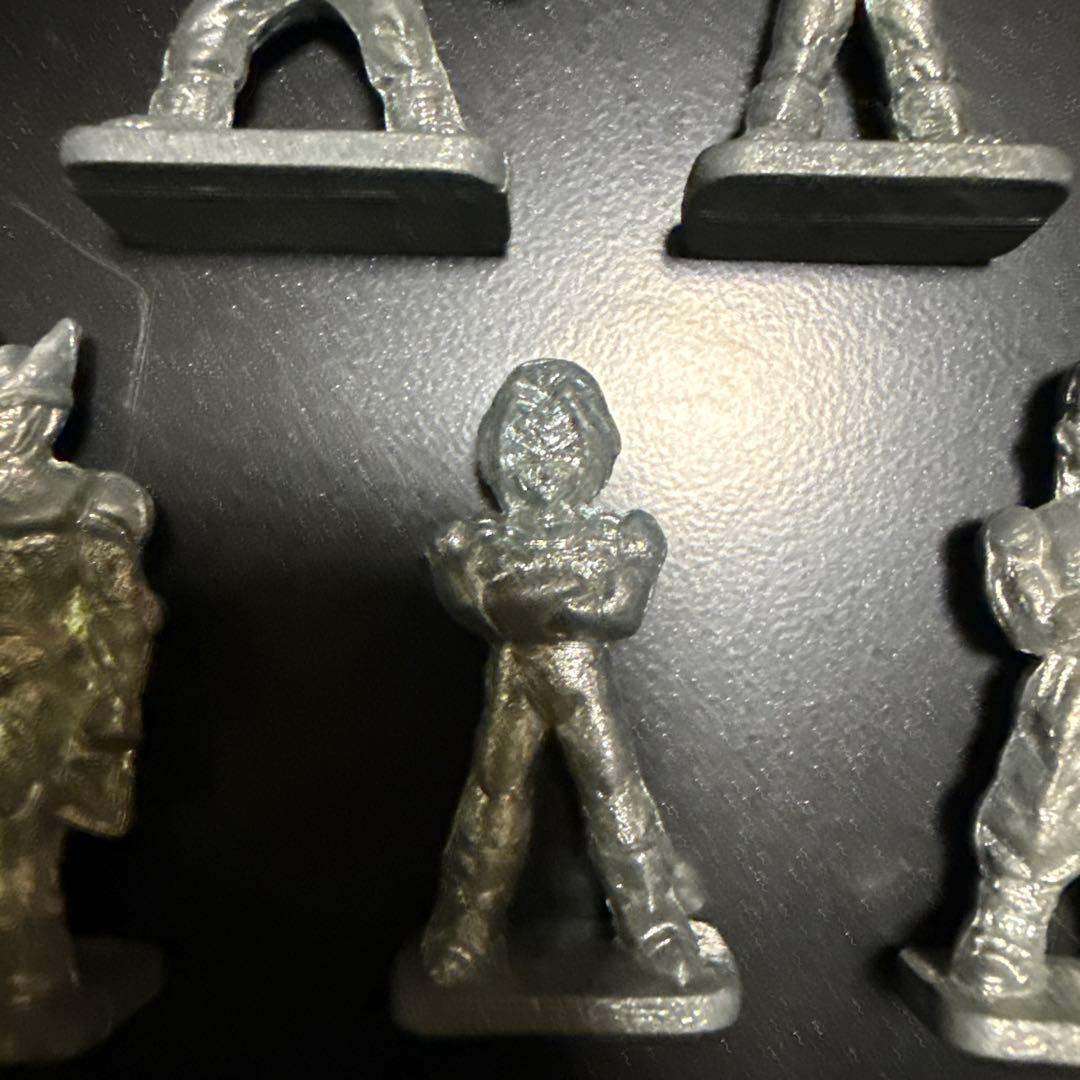 ドラゴンボール　メタル製フィギュア 8体セット