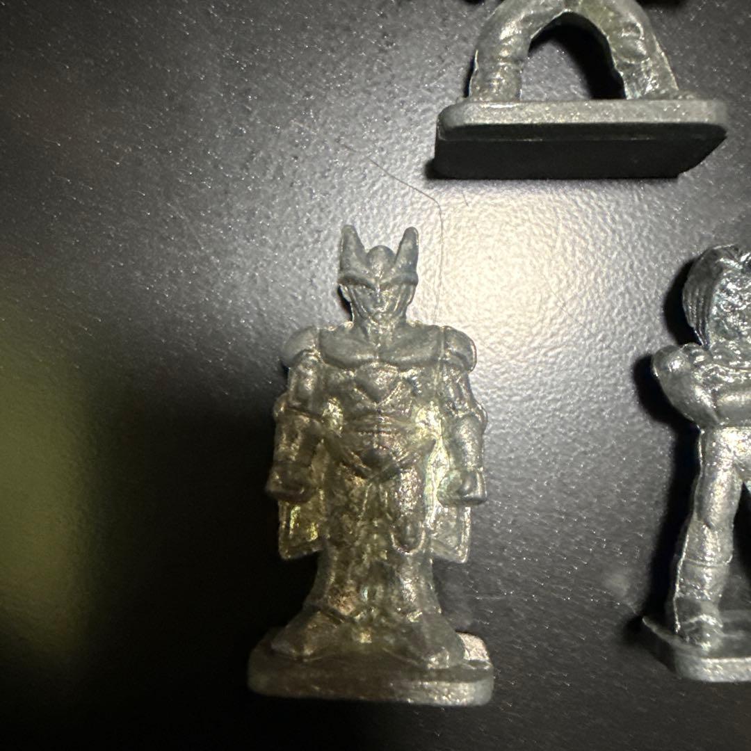 ドラゴンボール　メタル製フィギュア 8体セット