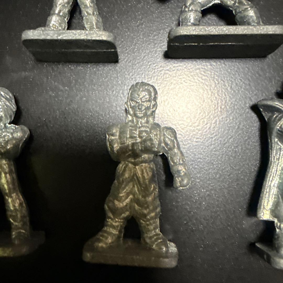 ドラゴンボール　メタル製フィギュア 8体セット