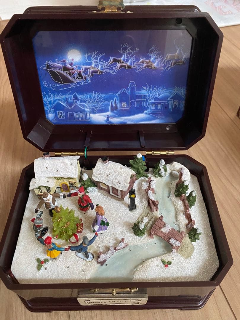 【新品】オルゴール　クリスマスボックス　プレゼント　サンタクロース　クリスマス