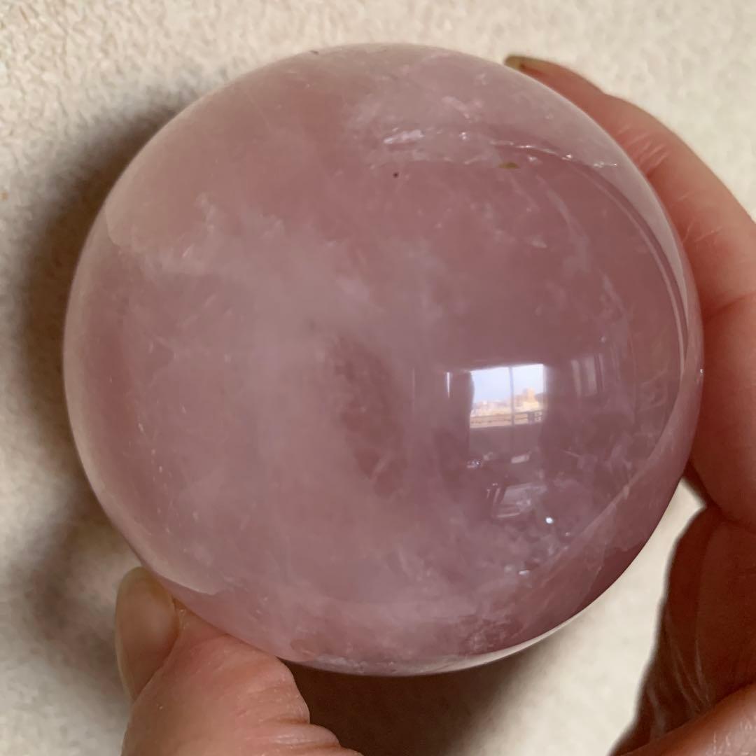 ローズクォーツスフィア大玉約70.2mm 虹有り　天然石置物　丸玉