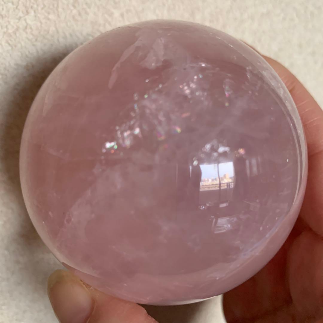 ローズクォーツスフィア大玉約70.2mm 虹有り　天然石置物　丸玉