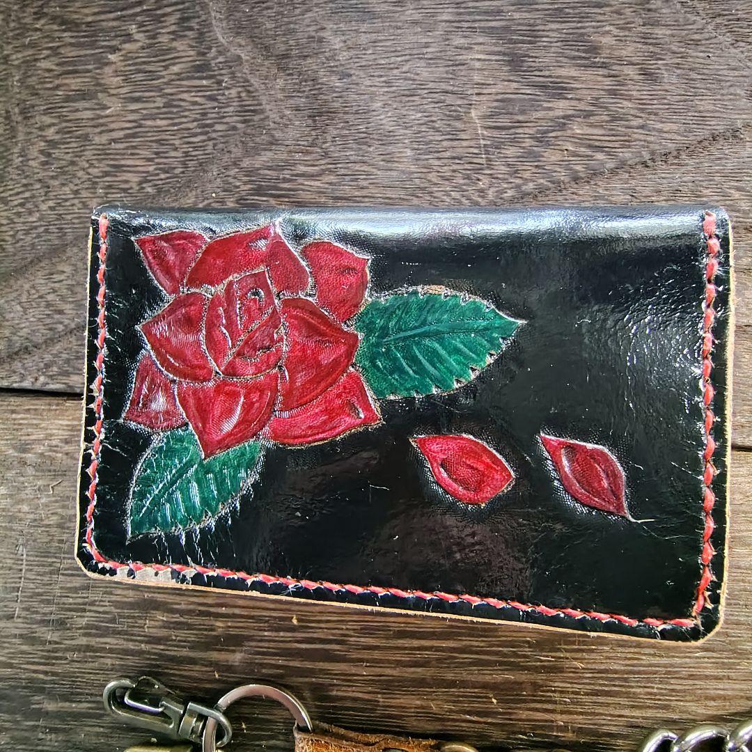 ミドルサイズ トラッカーウォレット 黒 赤いバラ 手染め (80)