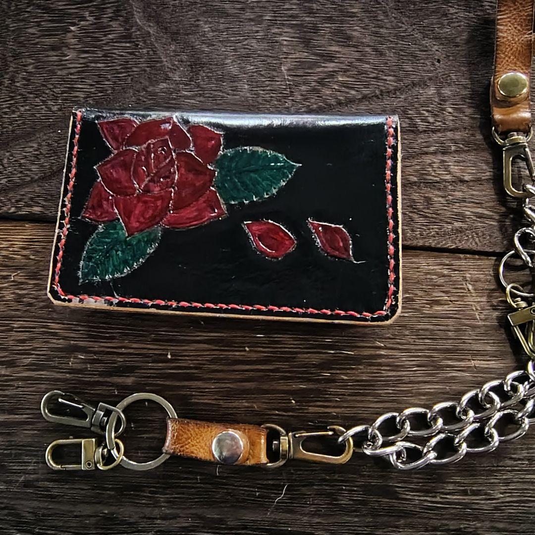 ミドルサイズ トラッカーウォレット 黒 赤いバラ 手染め (80)
