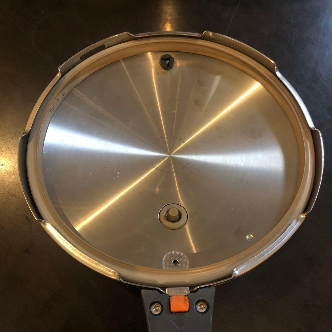 WMF 圧力鍋　パーフェクトプラス　6.5L スチーマー 三脚付