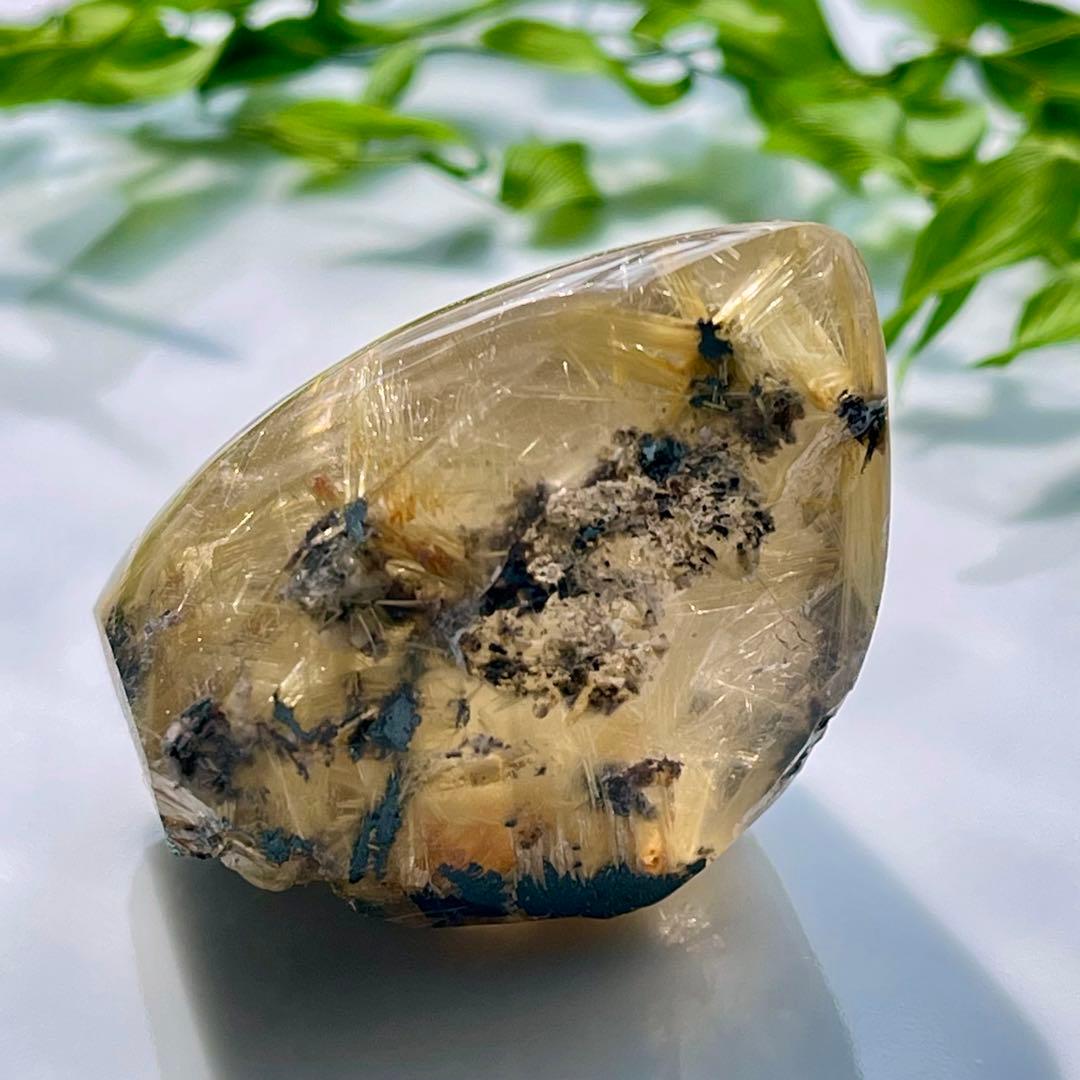 天然　太陽放射ゴールドタイチンルチル　ポリッシュ原石