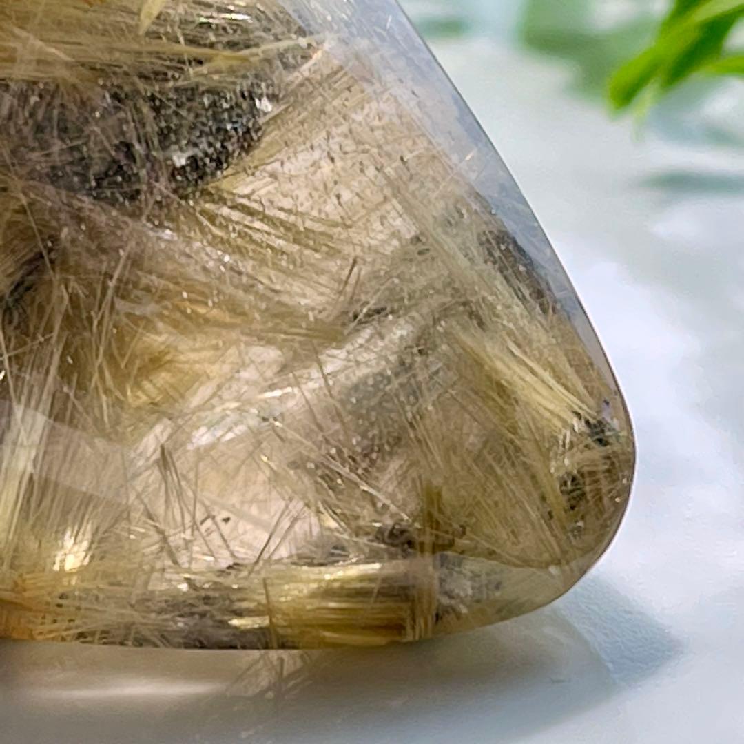 天然　太陽放射ゴールドタイチンルチル　ポリッシュ原石