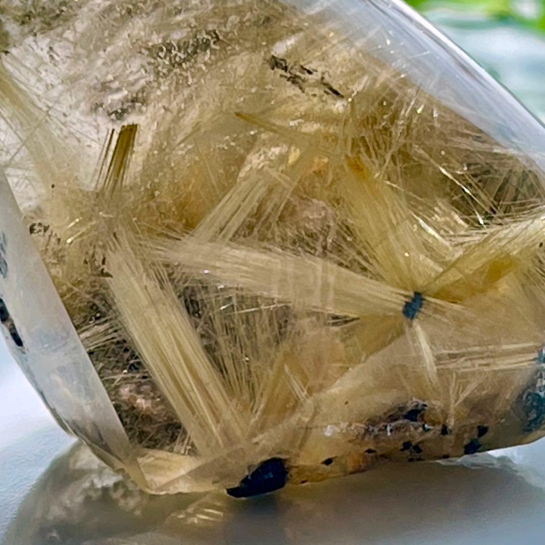 天然　太陽放射ゴールドタイチンルチル　ポリッシュ原石