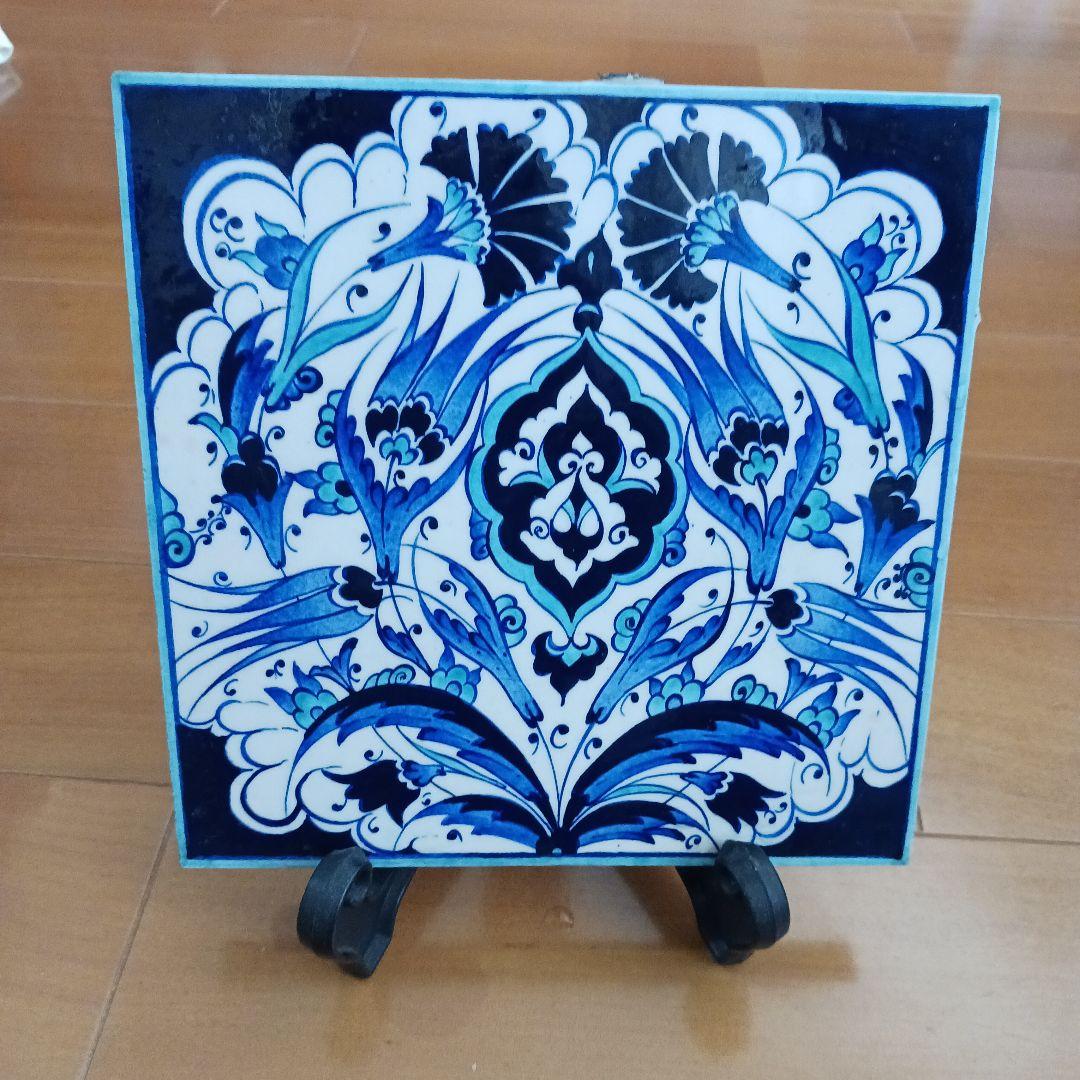 トルコタイル 青と白の花柄 20×20 タイル立て付き - メルカリ