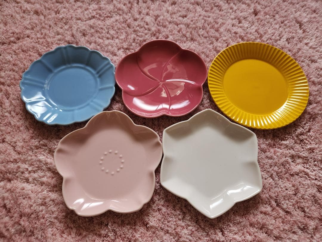 未開封】金麦 花やか皿 5枚セット 1、2、4、7、8月② - メルカリ