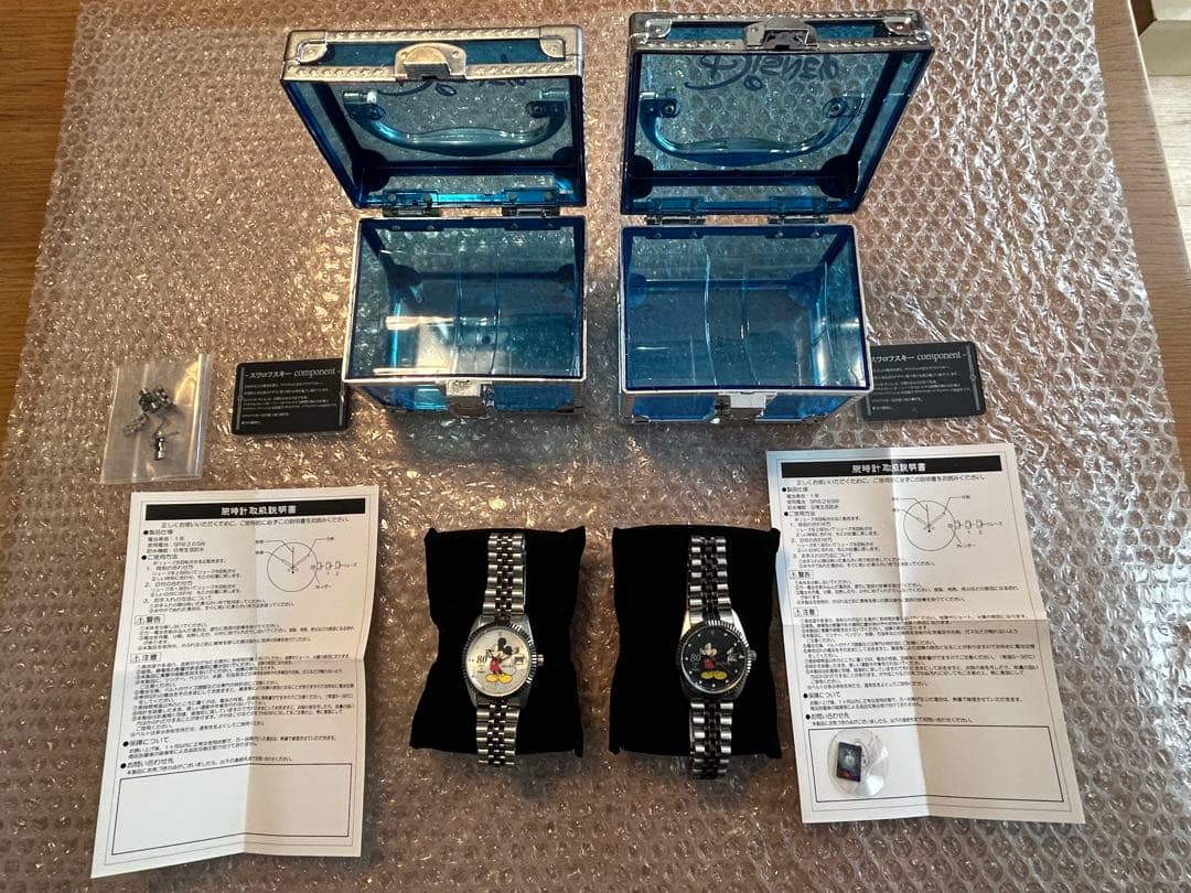 ディズニー80周年記念 限定ミッキーマウス腕時計2本セット used - メルカリ