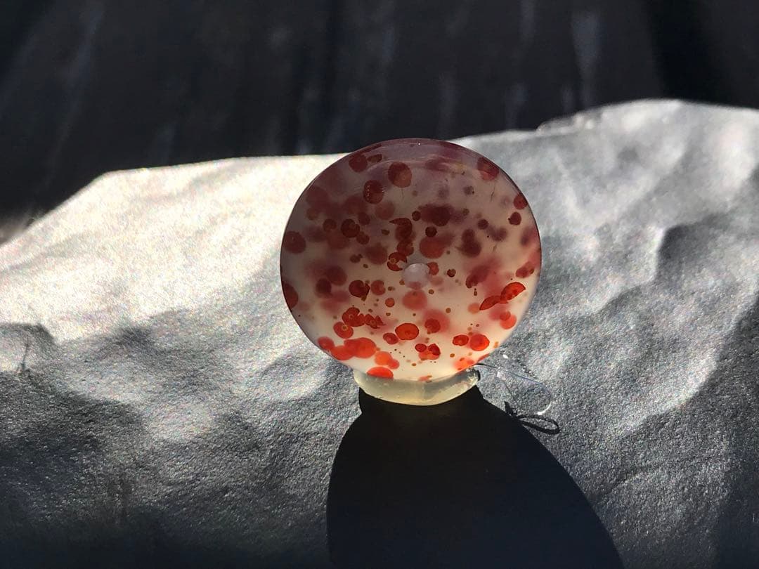 ゴビ石−1205 ゴビ瑪瑙『平安扣』 水玉模様　ペンダントトップ