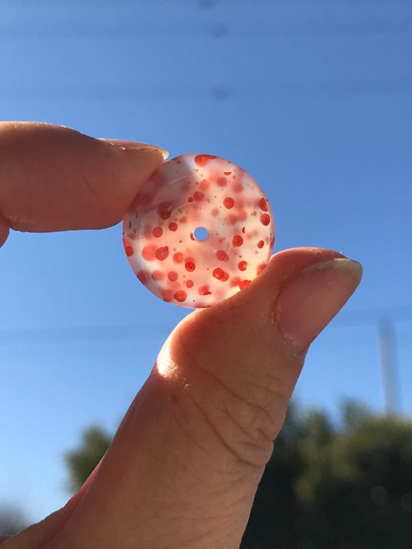 ゴビ石−1205 ゴビ瑪瑙『平安扣』 水玉模様　ペンダントトップ