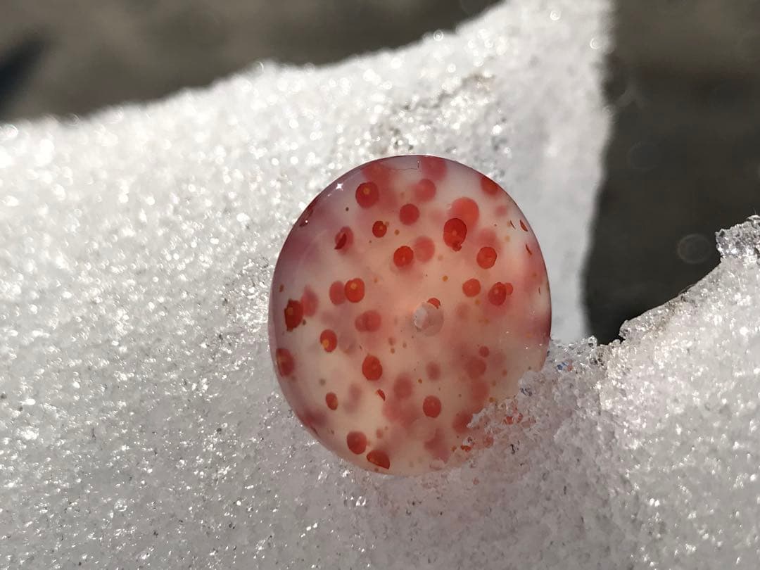 ゴビ石−1205 ゴビ瑪瑙『平安扣』 水玉模様　ペンダントトップ