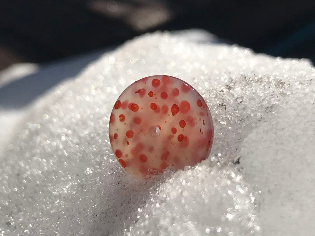 ゴビ石−1205 ゴビ瑪瑙『平安扣』 水玉模様　ペンダントトップ