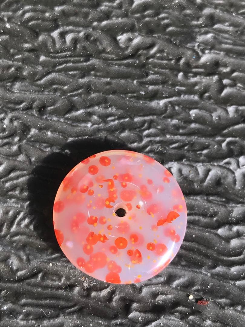 ゴビ石−1205 ゴビ瑪瑙『平安扣』 水玉模様　ペンダントトップ