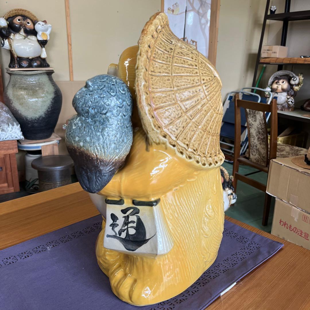 みーみ チョー縁起物❗信楽焼開運狸 高さ４２cm