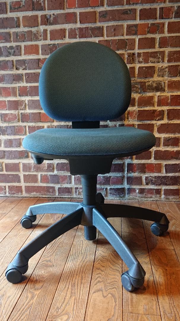 Labofa社 （デンマーク製）デスクチェア